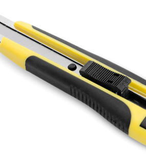 CUTTER PROFESSIONALE CON PARTICOLARI IN GOMMA cm 3,5x16,5
